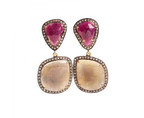 Pair of long earrings in gold plated silver, with a view in ruthenium.Model with pink diamonds, ruby   on the upper body and 