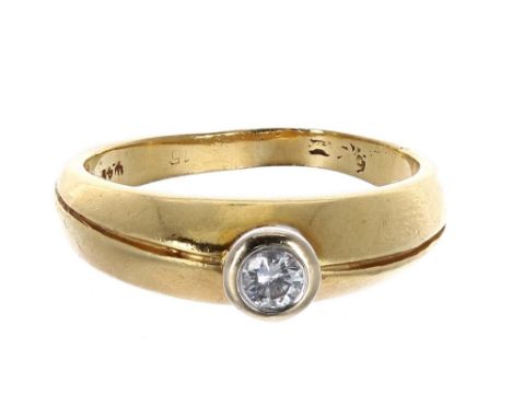 18ct solitaire round brilliant-cut diamond ring in a rub-over setting, 0.20ct, clarity SI, colour H/I, band width, 4.8gm, rin
