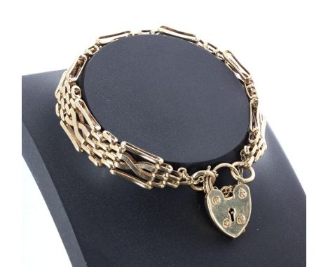 9ct gate bracelet with a padlock clasp, 19.7gm