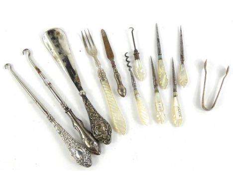 Various small silver mounted and other items, to include button hooks, shoe horn etc.