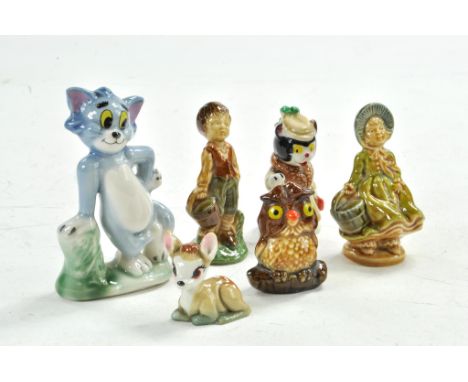 Wade assortment of ceramic figure including Nursery Rhyme / Disney issues. Appear excellent.