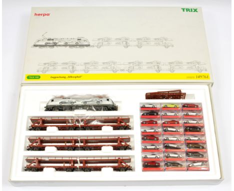 Trix HO Zugpackung Silberpfeil 21223 Double-Decker Automobile train pack: One Class 182 Electric Locomotive 182 064-6, with t