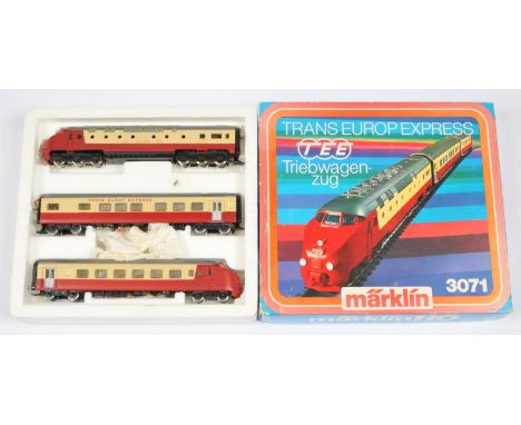 Marklin HO 3071 Trans Europe Express 3-Car Set including Power Car, Centre Car and Non Power Car. Conditions: Near Mint, Exce