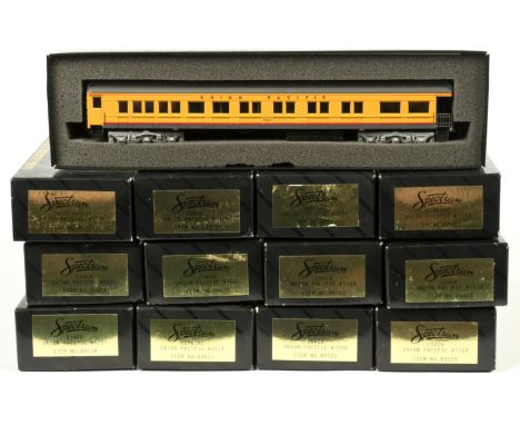 Bachmann Spectrum HO Union Pacific Carriages: 3x 89021, 2x 89022, 2x 89023, 2x 89024, 2x 89025, 2x89026. Conditions: Good to 