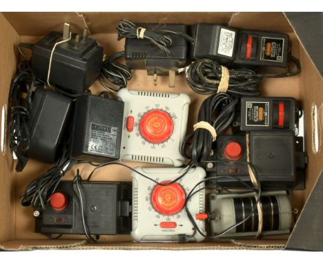 Mixed lot of Bachmann and Hornby DC (Direct Current) Controllers: Conditions: Fair, Unboxed