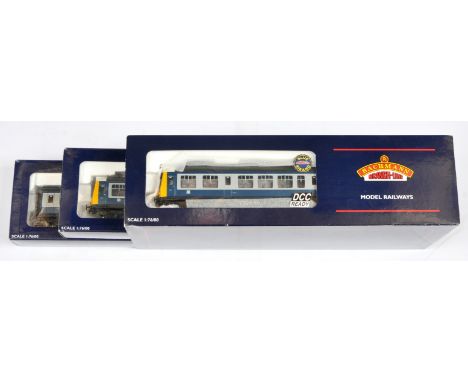 Bachmann OO 32-910 3-car blue/grey Class 108 DMU: Conditions Excellent to Excellent Plus in Good Plus to Excellent box.