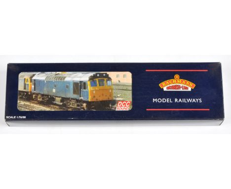 Bachmann OO 32-400DS Class 25 BR blue No.24095 with DCC sound. Excellent in Good box.