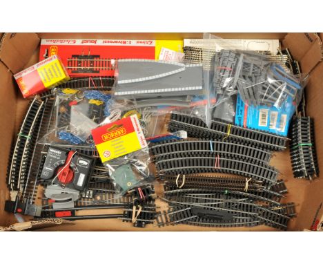 Hornby, Lima, Peco OO &amp; N Large qty of items. To include Lima OO &amp; Peco N qty of loose track sections, Hornby platfor
