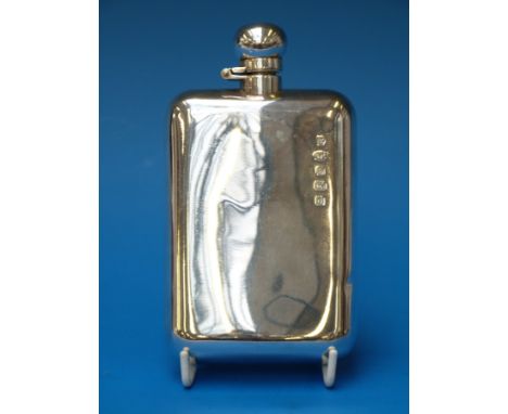 A hallmarked silver hip flask with feature hallmarks (height 14cm, weight 176g)