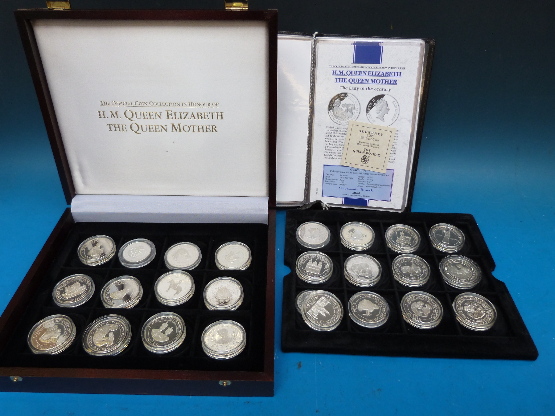 The official silver commemorative coin collection of HM Queen Elizabeth the Queen Mother, compris