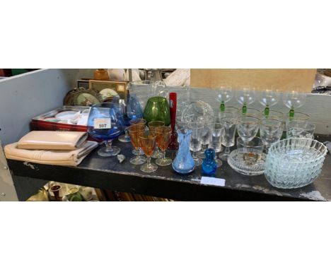 SHELF OF MAINLY GLASSWARE INCLUDING CRYSTAL CUT JUGS, ALSACE WINE GLASSES, CORONATION TUMBLER ETC