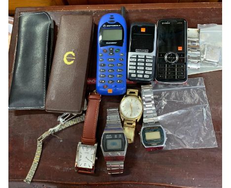 QUANTITY OF OLD MOBILE PHONES, WRIST WATCHES TO INCLUDE ROTARY, CASIO &amp; OTHERS