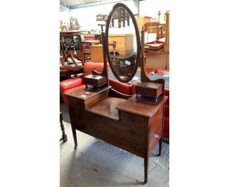 MAHOGANY DRESSING TABLE WITH BEVELLED EDGED OVAL MIRROR