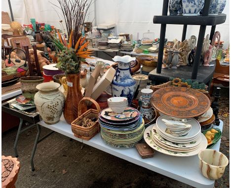 SHELF TO INCLUDE GILT CHERUBS, CERAMIC CAT, MULTI DRAWER PLASTIC UNIT, TABLE LAMPS, CERAMICS ETC