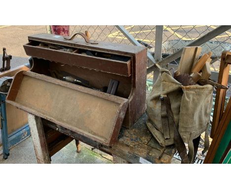 CARPENTERS TOOL CHEST INCLUDING TOOLS ALONG WITH A BAG OF TOOLS