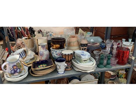 SHELF OF CERAMICS &amp; GLASSWARE INCLUDING WEST GERMAN POTTERY VASE