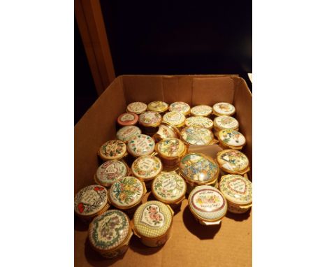 A large selection of enamel patch boxes to include 'Halcyon Days', 'English Enamel, Biltson & Battersea'   All in good condit