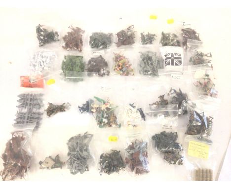 A Collection of 30 Bags Of Marx. Spencer Smith. Elastolin and others Plastic Figures. Including Roman. Nap. Amer ind. No Rese