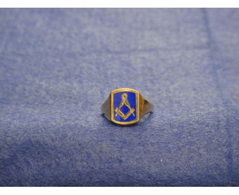 9ct gold and enamel Masonic swivel top ring.  CONDITION REPORT: 7.9g