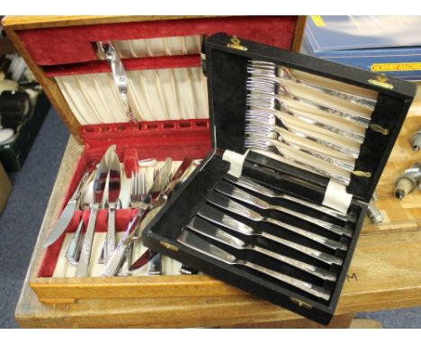 Sheffield stainless steel cutlery set in fitted oak case together with stainless steel fish knife and fork set in fitted case