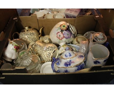 Tray of assorted china to include Maling lustre floral ginger jar and cover, Sudlow's Burslem gilt and cream part tea ware it