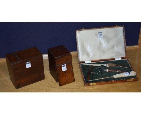 A mixed lot of collectables, comprising of boxed horn handled bottle & wine opening set, three piece ivory handled button hoo