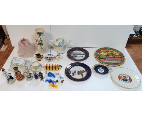 Assorted collection of various 20C ceramic items to include Delft, Edwardian glass shade, Murano glass sweets etc (lot) 