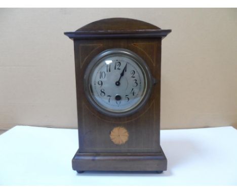 Wooden 20thC mantle clock 