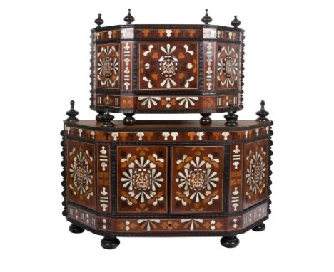 Imposing writing cabinet set with its "contador". Lima. Viceroyalty of Peru. 18th century. This piece of furniture is decorat