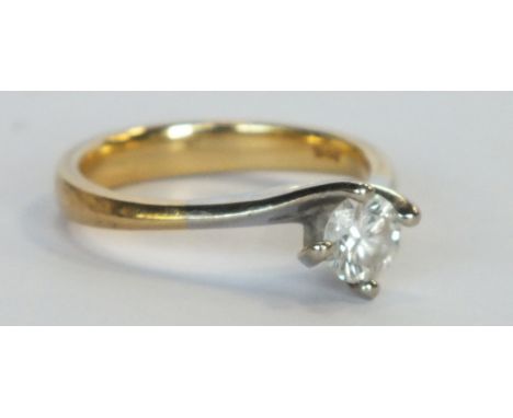 18ct diamond solitaire ring  (4.2 grams)
