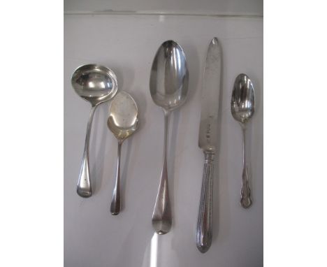 Mixed 19th and 20th century silver to include a preserve spoon, a sauce ladle, a serving spoon and a teaspoon, 170g and a sil