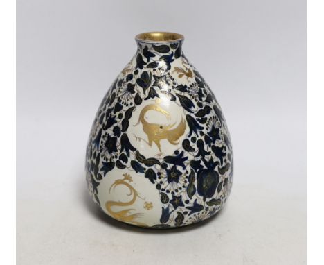 A 1930s Focaccia e Melandri, Faenza maiolica vase, 18cm