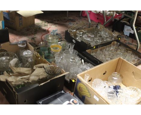 FIVE BOXES OF ASSORTED GLASSWARE TO INCLUDE CUT GLASS ITEMS, VINTAGE DRINKING GLASSES, ETC