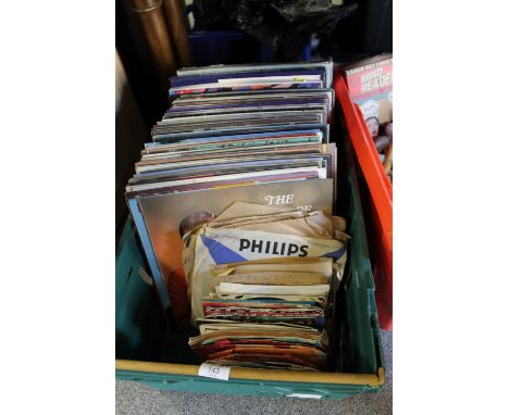 A TRAY OF ASSORTED LP, SINGLES AND 78 RPM RECORDS ETC, TO INCLUDE ELVIS PRESLEY, EASY LISTENING ETC