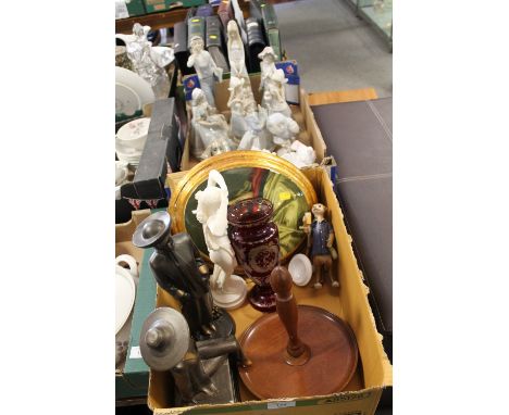 TWO TRAYS OF ASSORTED COLLECTABLES AND FIGURES TO INCLUDE A BOHEMIAN STYLE GLASS VASE, VARIOUS LLADRO AND NAO TYPE FIGURES - 