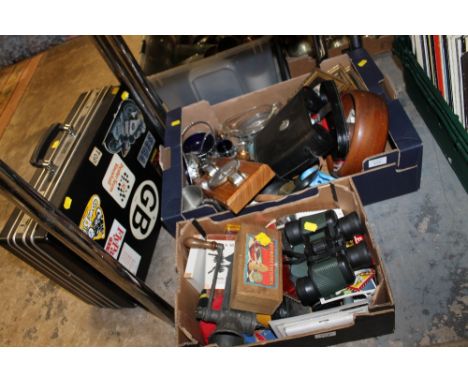 TWO BOXES OF ASSORTED SUNDRIES TO INCLUDE BINOCULARS ETC PLUS A VINTAGE RIGID BRIEFCASE