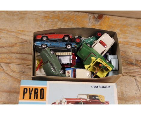 A SMALL COLLECTION OF VINTAGE CORGI MODELS ETC TO INC CORGI LANDROVER 109  "W.B. VOTE FOR CORGI' MODEL