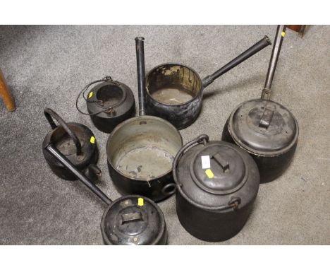 A SELECTION OF VINTAGE CAST AND ENAMEL COOKING POTS AND PANS ETC