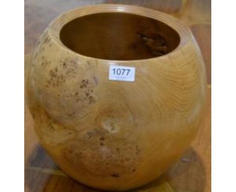 Terry Harvey: An Elm Planter Vase, 25cm diameter
