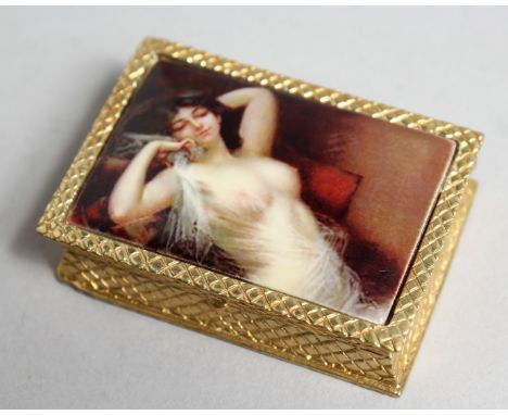 A GOLD PLATED NUDE SNUFF BOX.
