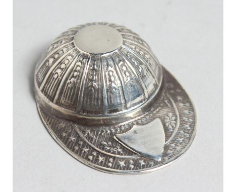 A SILVER JOCKEY CAP CADDY SPOON