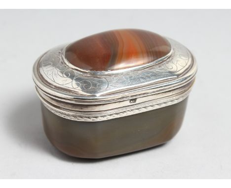 A SCOTTISH PROVINCIAL AGATE AND SILVER SNUFF BOX by Alexander Cameron of  Dundee.