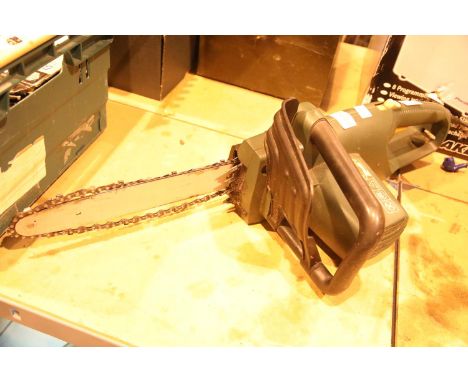 Black and Decker GK1630T 30cm chainsaw. Not available for in-house P&amp;P. 