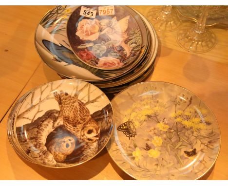 Collection of mixed decorative cabinet plates, including Royal Worcester. Not available for in-house P&amp;P. 