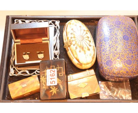 Mixed collectables including an Eastern papier-mache box, cufflinks, boxes etc. P&amp;P Group 2 (£18+VAT for the first lot an