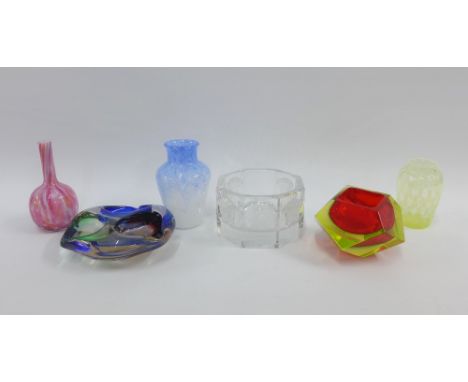 Art glass to include a Rosenthal Versace bowl, Monart, vaseline glass, etc (6) 