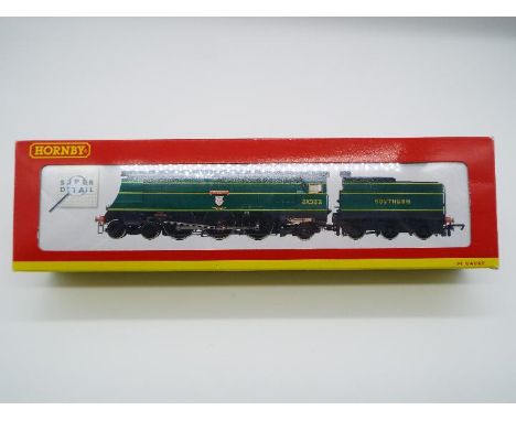 Hornby - an OO gauge Super Detail West Country class model steam locomotive and tender 4-6-2 op no 21C123 'Blackmoor Vale', S