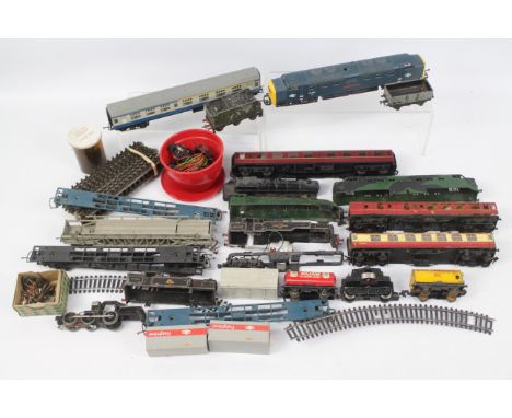 Hornby - Tri-ang - Lima - A collection of OO gauge locos and wagons including Class 55 Royal Scots Grey loco, 2 x coaches, Sh