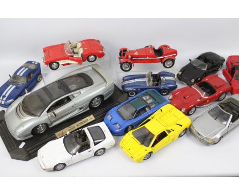 Maisto - Bburago - A group of 12 x unboxed mostly 1:18 scale cars including Mercedes SL, Porsche 911 Speedster, Chevrolet Cor