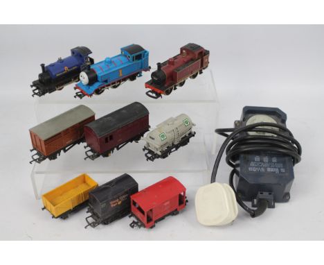 Hornby - Dapol - A collection of unboxed OO gauge items including Dapol Thomas The Tank Engine, two other locos, 4 x wagons a